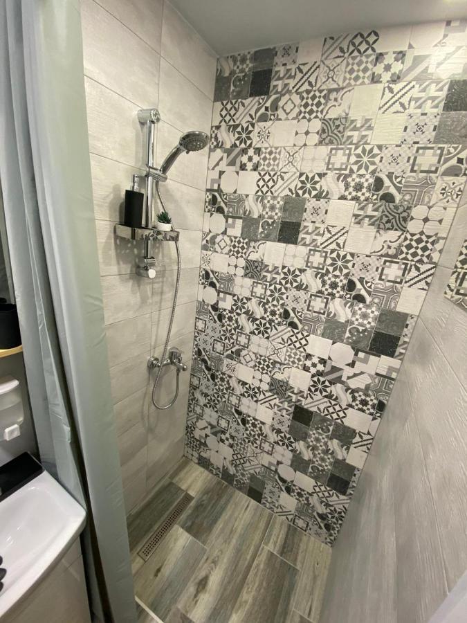 Apartamento Night Lotus Hunedoara Exterior foto