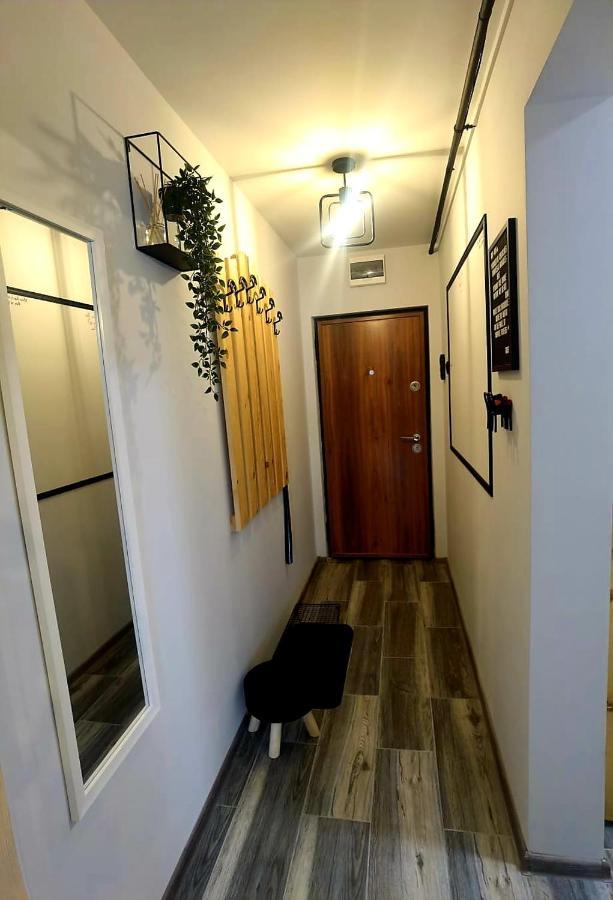 Apartamento Night Lotus Hunedoara Exterior foto