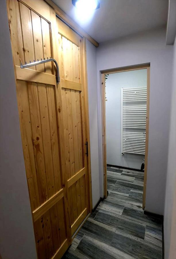 Apartamento Night Lotus Hunedoara Exterior foto